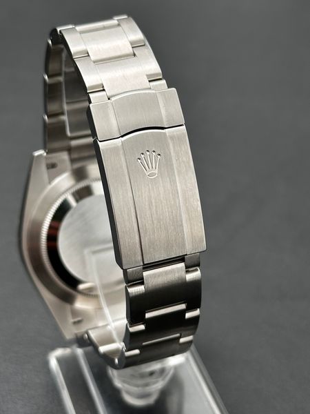 Rolex Oyster Perpetual 124300